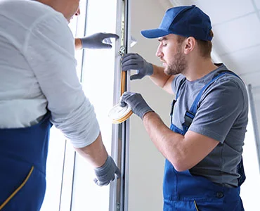 glass repair experts in Naples, FL