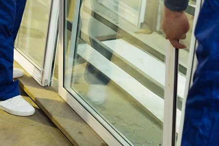 Commercial Glass Repair Technician in Naples, FL